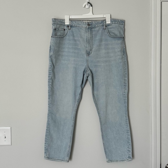 Abercrombie & Fitch The Skinny High Rise Curve Love Short Jean Light Wash 34/18s - Picture 1 of 6